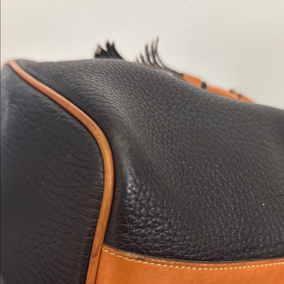 Vintage Dooney & Bourke Black and Tan Drawstring Shoulder Bag - Picture 7 of 16